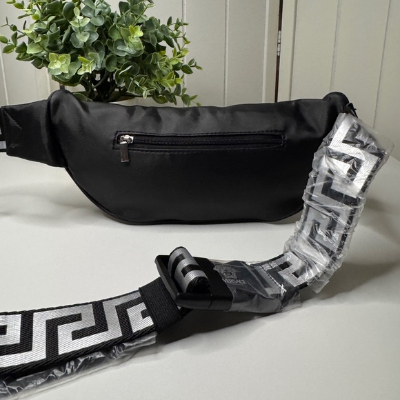 Versace brand new Luxury Belt Bag - Picture 2 of 5